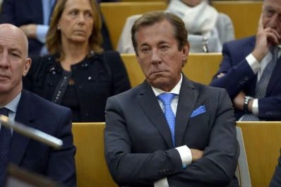 El embajador en Beijing dijo que nadie le comunicó que está despedido