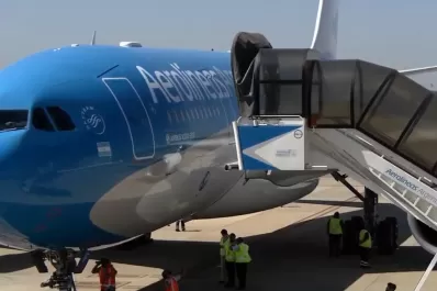 Llegó el vuelo con las vacunas Sputnik V y comienza el operativo de despliegue en todo el país