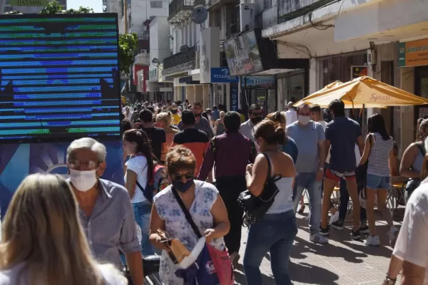 Las cámaras de comercio y la informalidad: apuntaron contra los showrooms