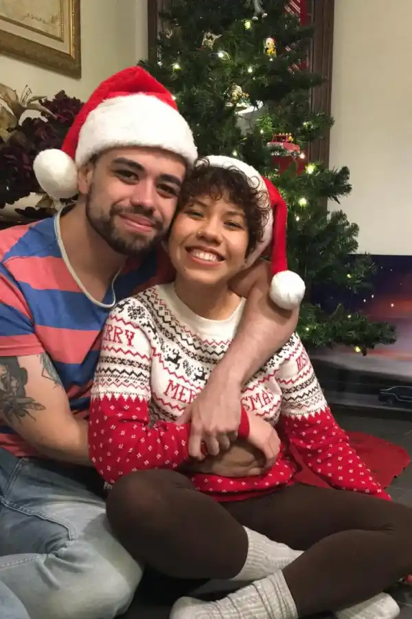 La historia de un tucumano que viajó 11.000 kilómetros para pasar las Fiestas junto a su novia