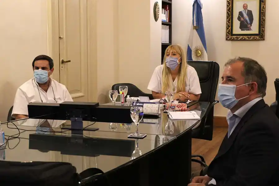 EQUIPO DE SALUD. Rossana Chahla encabeza el Ministerio. Foto Twitter @RossanaChahla