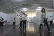 “En vez de estar peleando, la vacuna nos  debería alegrar”