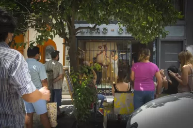 “Latinoamericanas” reinventa su propuesta escénica desde las vidrieras