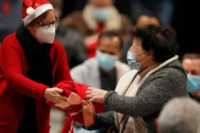 Imágenes en el mundo: festejos con barbijo y distancia social