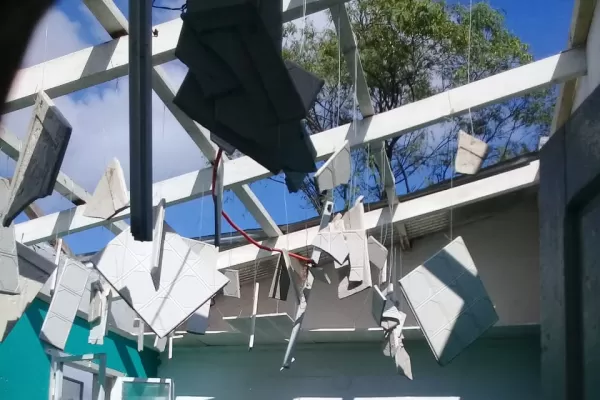 En imágenes: vecinos de Colombres padecen los estragos del vendaval del 24