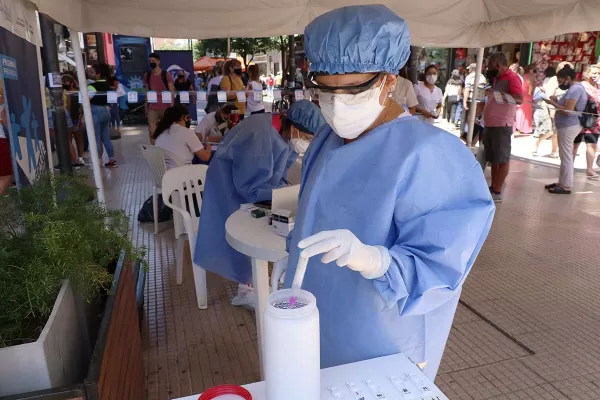 Dos pacientes murieron por coronavirus en Tucumán y se reportaron 118 nuevos casos