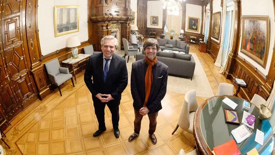 Sabino Vaca Narvaja junto al presidente Alberto Fernández.