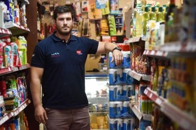 El almacén se movió, pero no está salvado