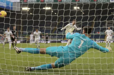 Leeds de Bielsa le ganó a uno de los rivales directos en la lucha por la permanencia