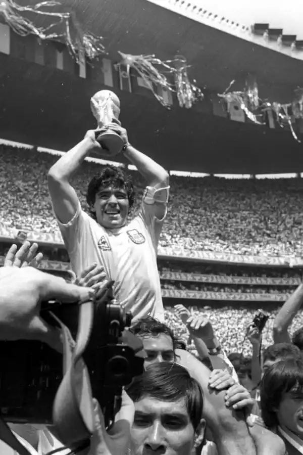 Vení, hablemos un ratito de Maradona