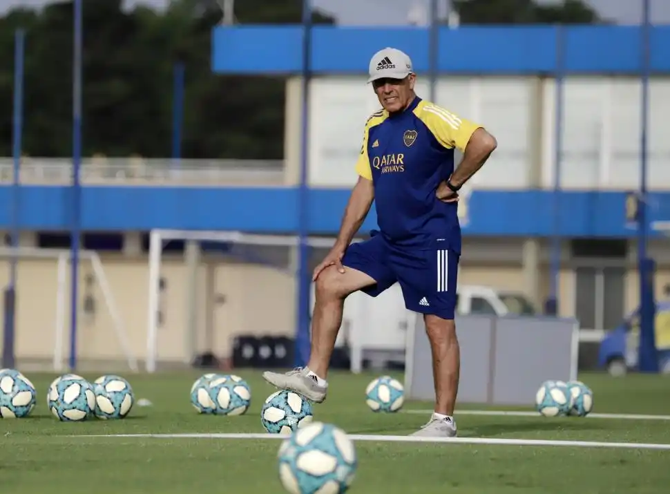 ¿PODRÁ CORTAR LA RACHA? Miguel Russo llegó a Boca con un solo objetivo, volver a levantar un titulo internacional, aunque también es protagonista en la copa local. 