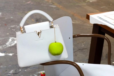 Un artista suizo realiza una gran intervención en el diseño de Vuitton