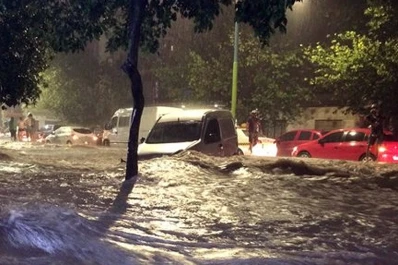 Por el fuerte temporal en Tucumán, dos hombres murieron electrocutados