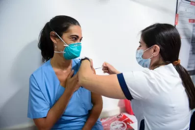 Comenzó el operativo de vacunación contra el coronavirus