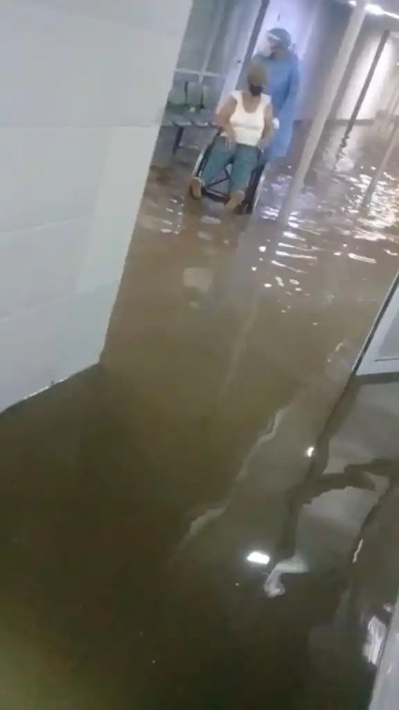 Tras arrasar la ciudad, la lluvia deja sustos y daños