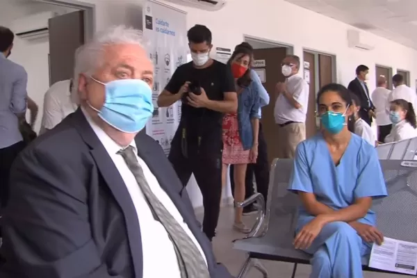 “El Presidente está nervioso”, reveló Ginés sobre la vacuna para mayores de 60 años