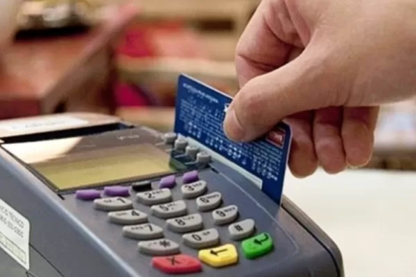 Los argentinos cierran 2020 un 47% más endeudados con la tarjeta