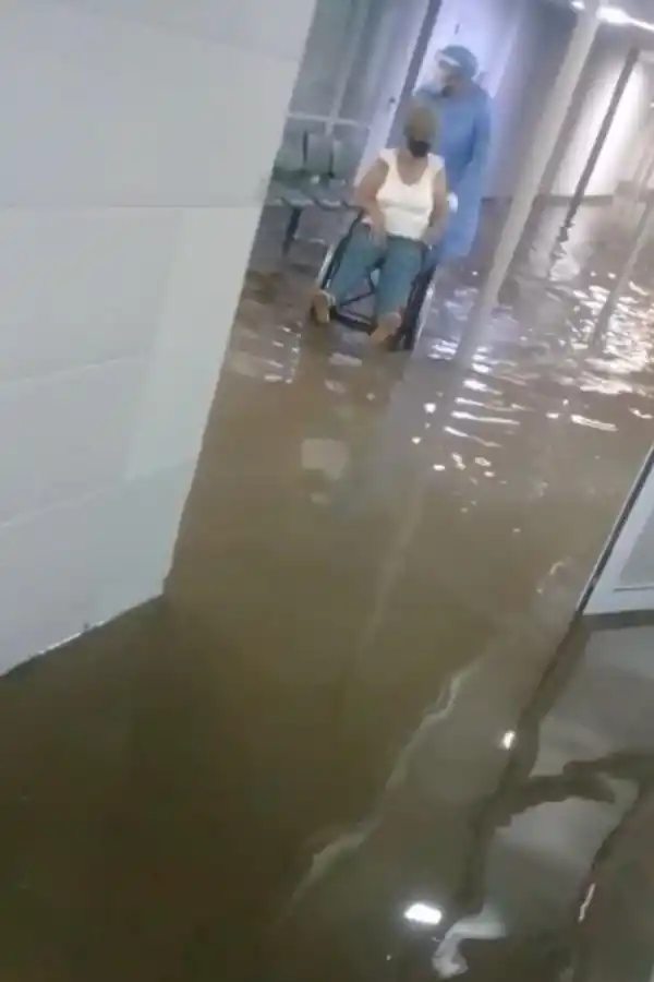 Tras arrasar la ciudad, la lluvia deja sustos y daños