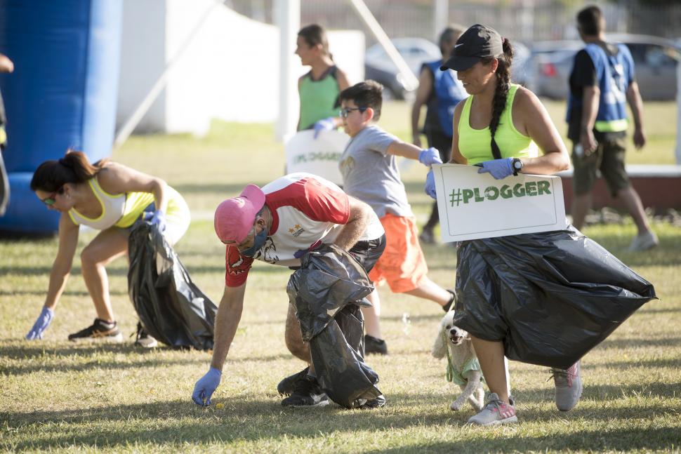 A JUNTAR. Unos 15 participantes tuvo el evento que se hizo en el Parque 9 de Julio. 