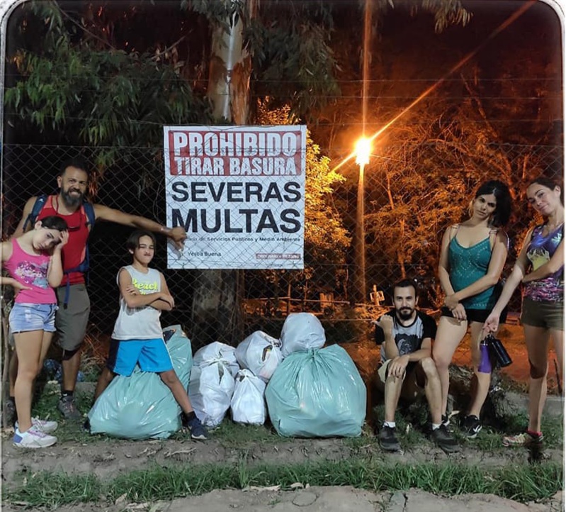 EN HORCO MOLLE. El grupo “SOS Tierra” se encargó del sendero del funicular.