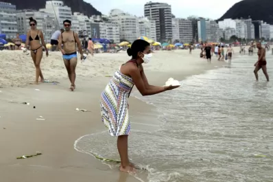 El mundo se despide del 2020 con el barbijo puesto