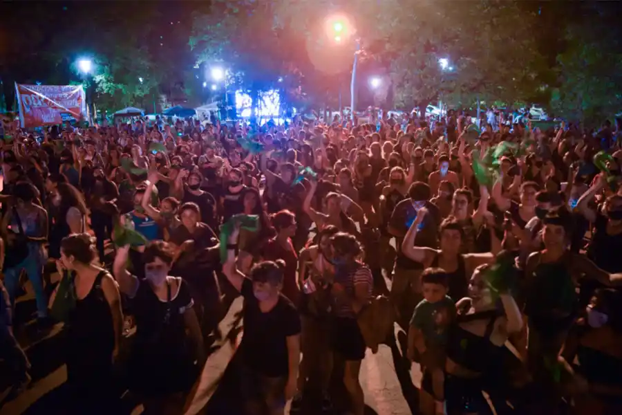 Tras una sesión histórica, es ley la Interrupción Voluntaria del Embarazo en Argentina