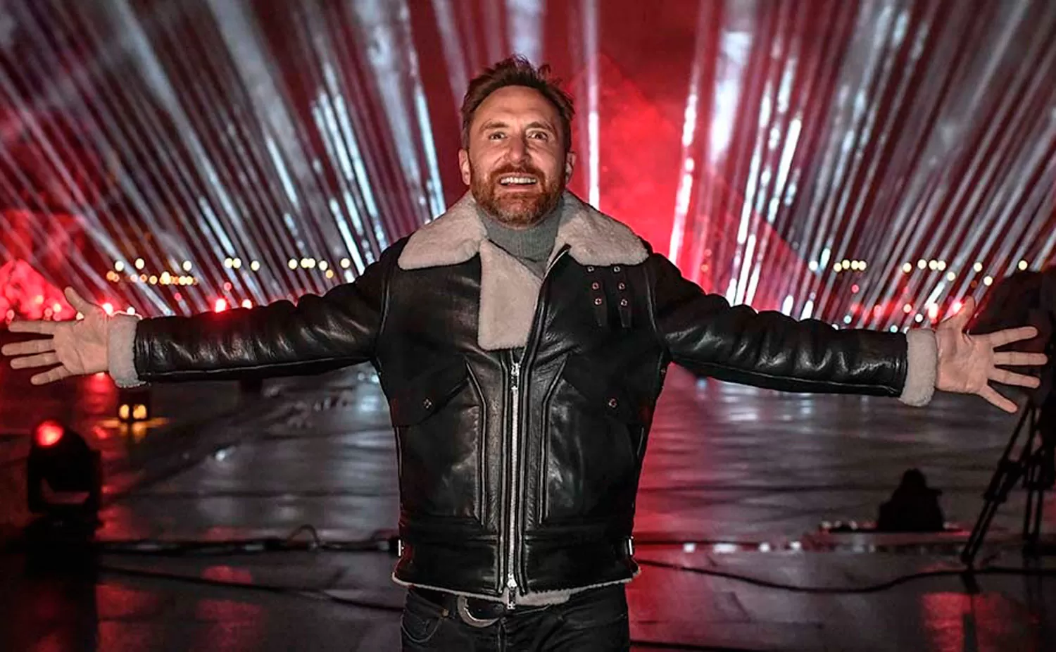 David Guetta despide el año con un show por streaming desde el Louvre