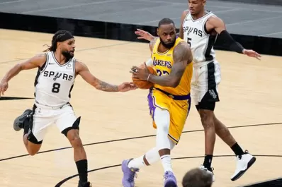 LeBron James festejó sus 36 años con una asombrosa marca en la NBA