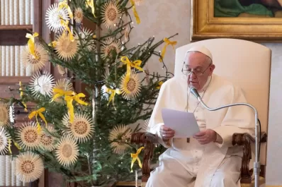 El papa Francisco reapareció tras la dolorosa ciática e hizo un pedido al mundo