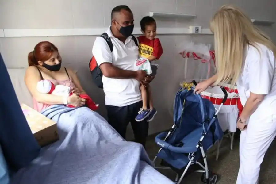 Diego Salvador, el primer bebé del año en Argentina, es tendencia en las redes sociales