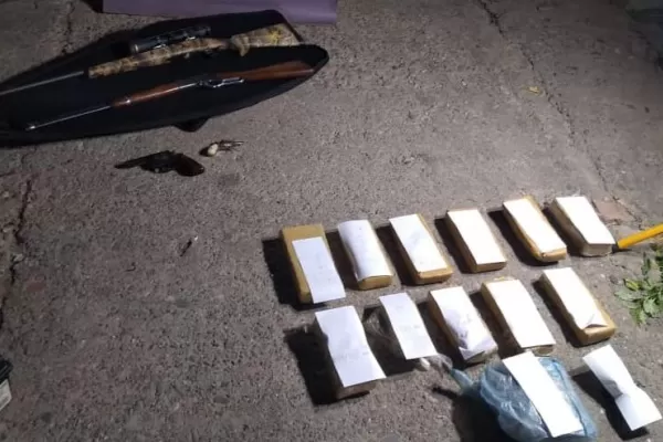 Buscaban al sospechoso del crimen de Robles, pero hallaron ocho kilos de marihuana