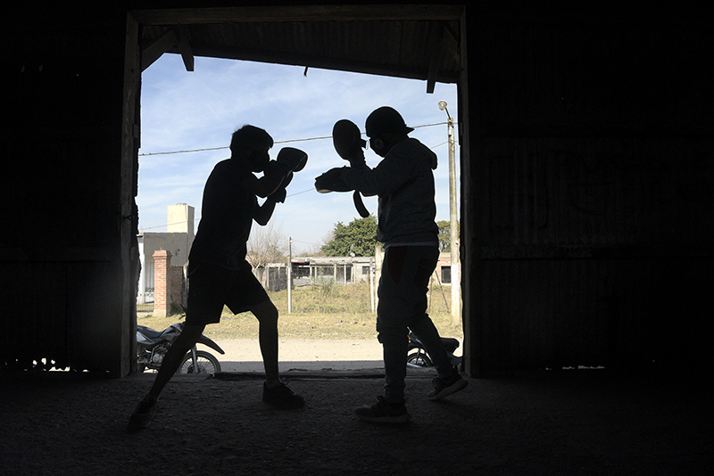 EN ALDERETES. La escuela popular de boxeo busca noquear la exclusión. 