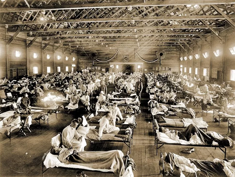 UN SISTEMA DE SALUD COLAPSADO. Hospital militar de emergencia en Camp Funston (Kansas, Estados Unidos), durante la epidemia de Gripe Española. 