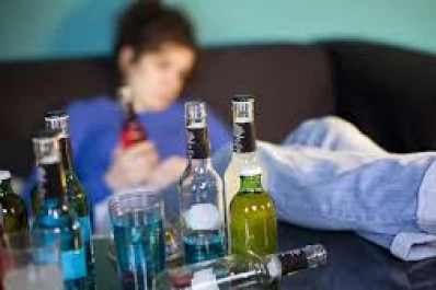 Alcohol y adolescentes: mitos que minimizan el problema y consejos para que lo controlen