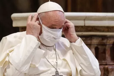 El Papa Francisco reduce el sueldo del personal del Vaticano por la crisis económica