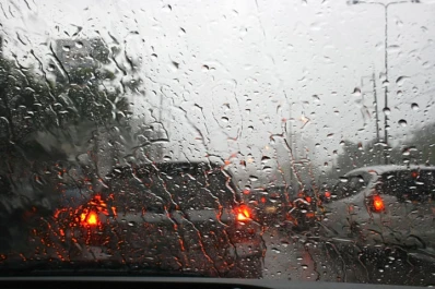 Podcast: Diez consejos para manejar durante una tormenta