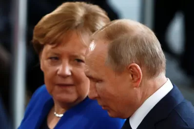 Putin y Merkel conversaron sobre posible producción conjunta de vacunas contra el coronavirus