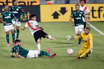 Palmeiras goleó a River 3 a 0 en Avellaneda
