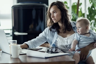 Empleados públicos nacionales con hijos de hasta 13 años trabajarán de manera remota