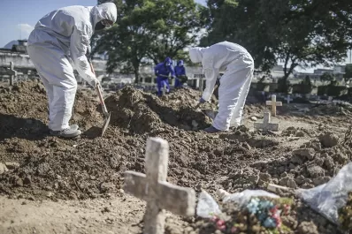 Covid-19: crematorios en dos países de Europa están al borde del colpaso