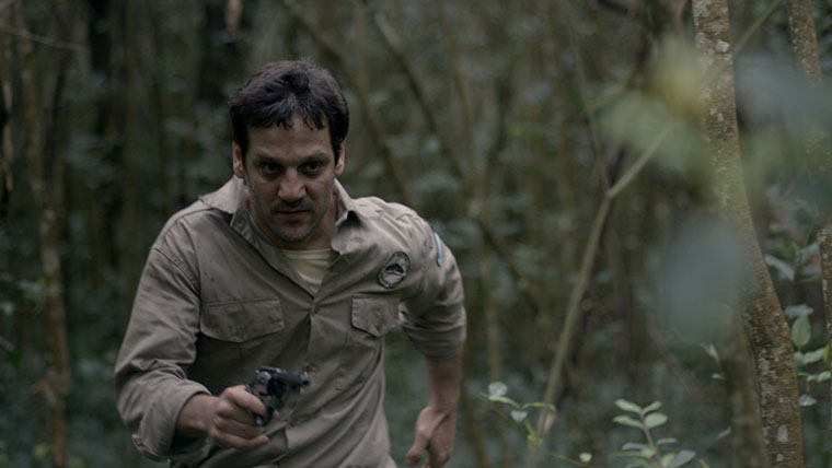 “AL ACECHO”. El thriller protagonizado por Rodrigo de la Serna y Belén Blanco fue estrenado en 2019. Lo dirige Francisco D’Eufemia y fue rodado en el parque Pereyra Iraola, de la provincia de Buenos Aires. 