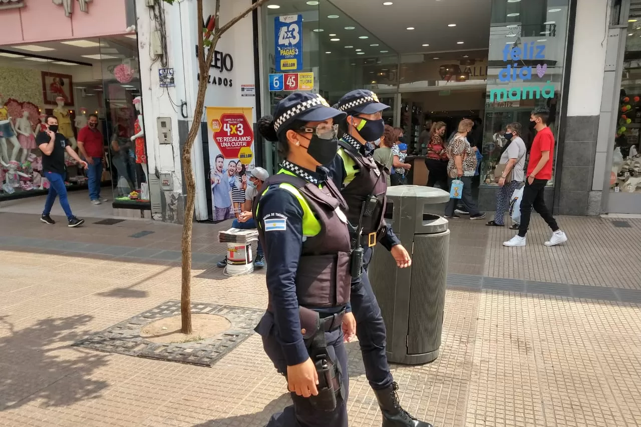 Antimecheras en acción. FOTO POLICÍA DE TUCUMÁN. 