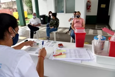 Qué se sabe y qué no sobre las restricciones nocturnas para ralentizar los contagios de covid