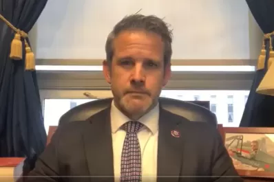 Kinzinger, el primer republicano en pedir la destitución de Trump