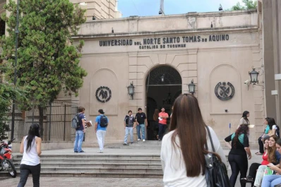 La Unsta suma la acreditación de más carreras y extiende su oferta