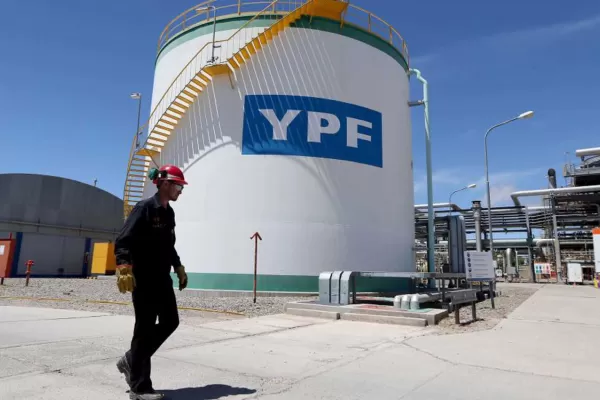 YPF cambió su oferta de canje de deuda para seducir a inversores