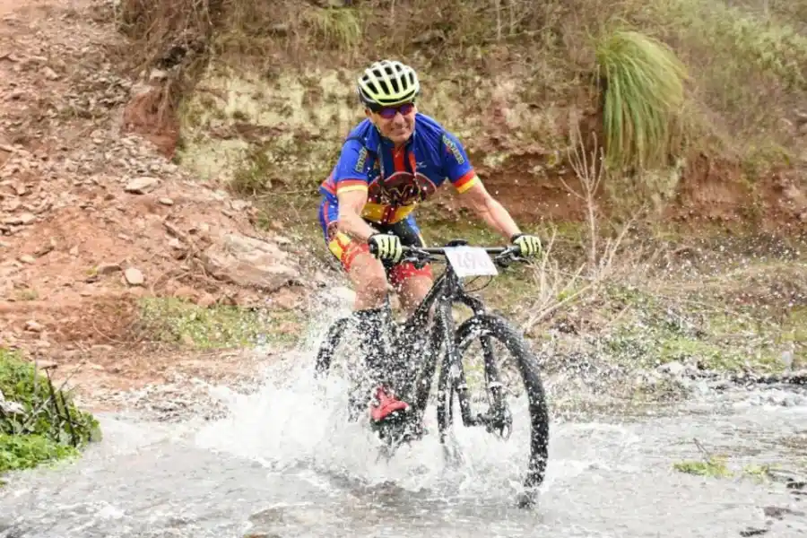 EXPERIENCIA. El “Eternauta” Hugo Marcantonio está cerca de cumplir 73 años y tiene la mira puesta en las carreras.