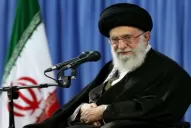 Twitter elimina mensaje del líder supremo iraní contra las vacunas occidentales para la covid-19