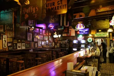 La pandemia golpea en los bares y EEUU pierde empleos