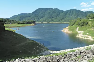 Controles en El Cadillal: establecieron medidas para la circulación de embarcaciones